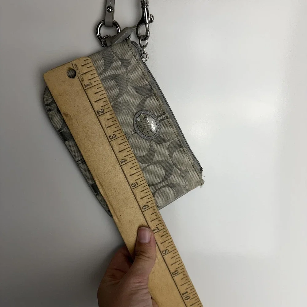Coach Wristlet Clutch Bag Womens Small Gray Signature Jacquard Canvas Zip Strap
